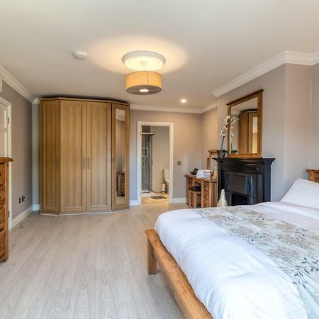 Tintawn House Hotel Sandyford Ngoại thất bức ảnh