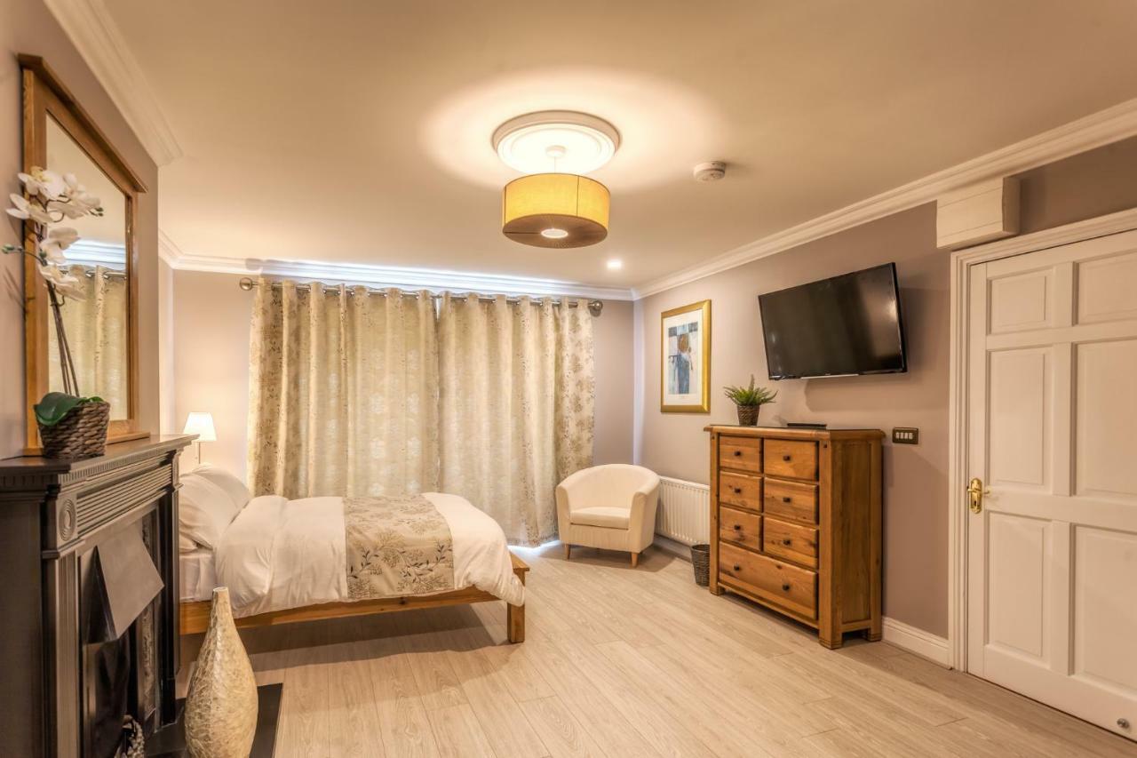 Tintawn House Hotel Sandyford Ngoại thất bức ảnh