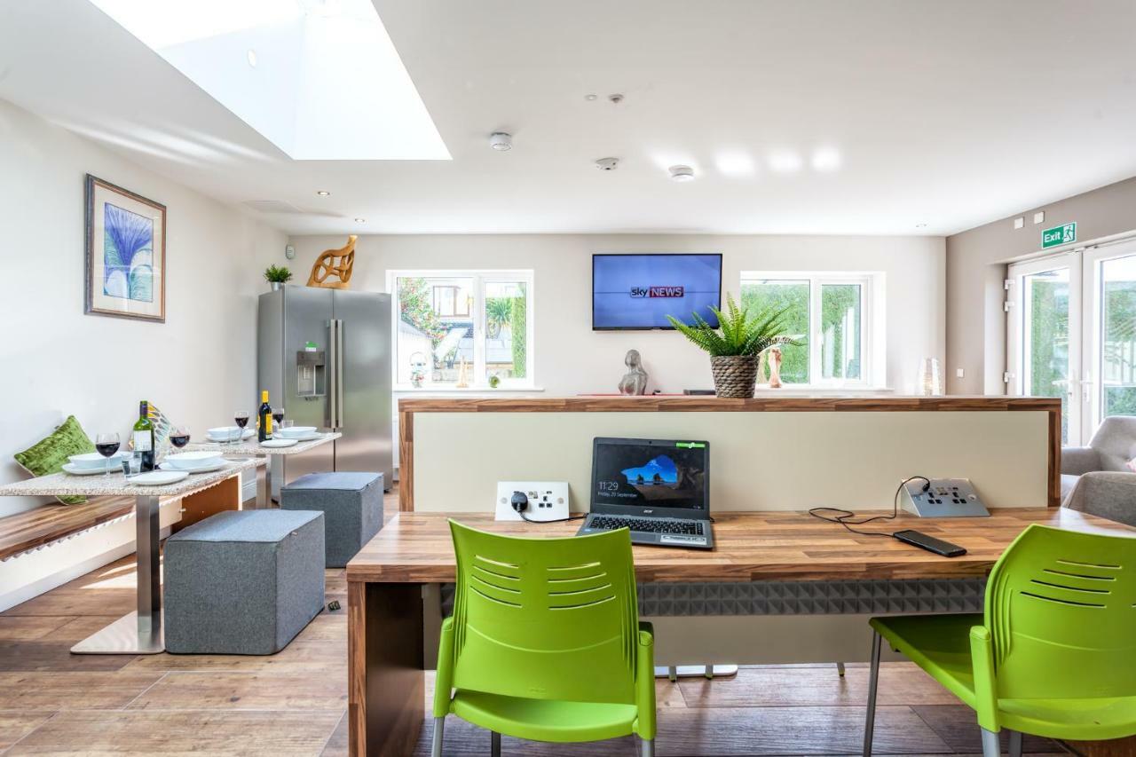 Tintawn House Hotel Sandyford Ngoại thất bức ảnh