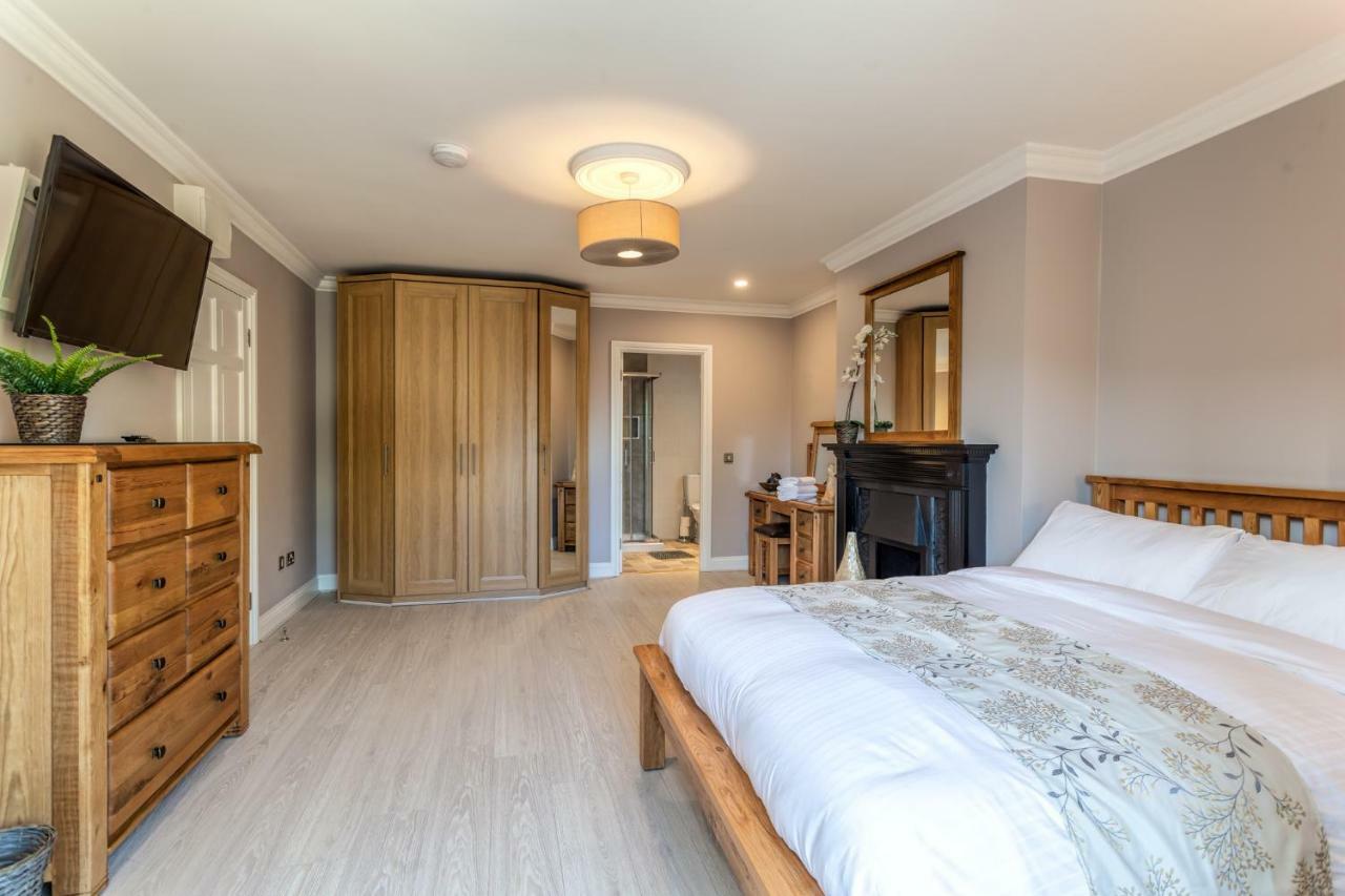 Tintawn House Hotel Sandyford Ngoại thất bức ảnh