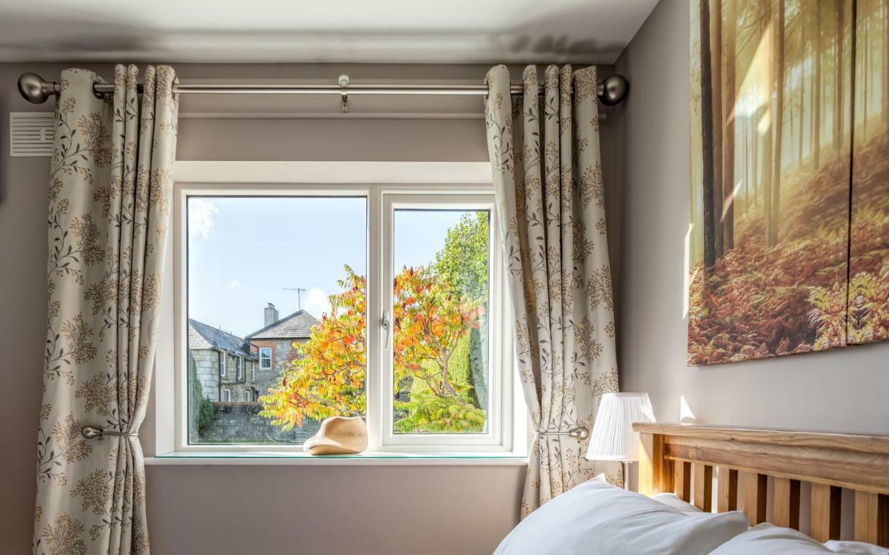 Tintawn House Hotel Sandyford Ngoại thất bức ảnh