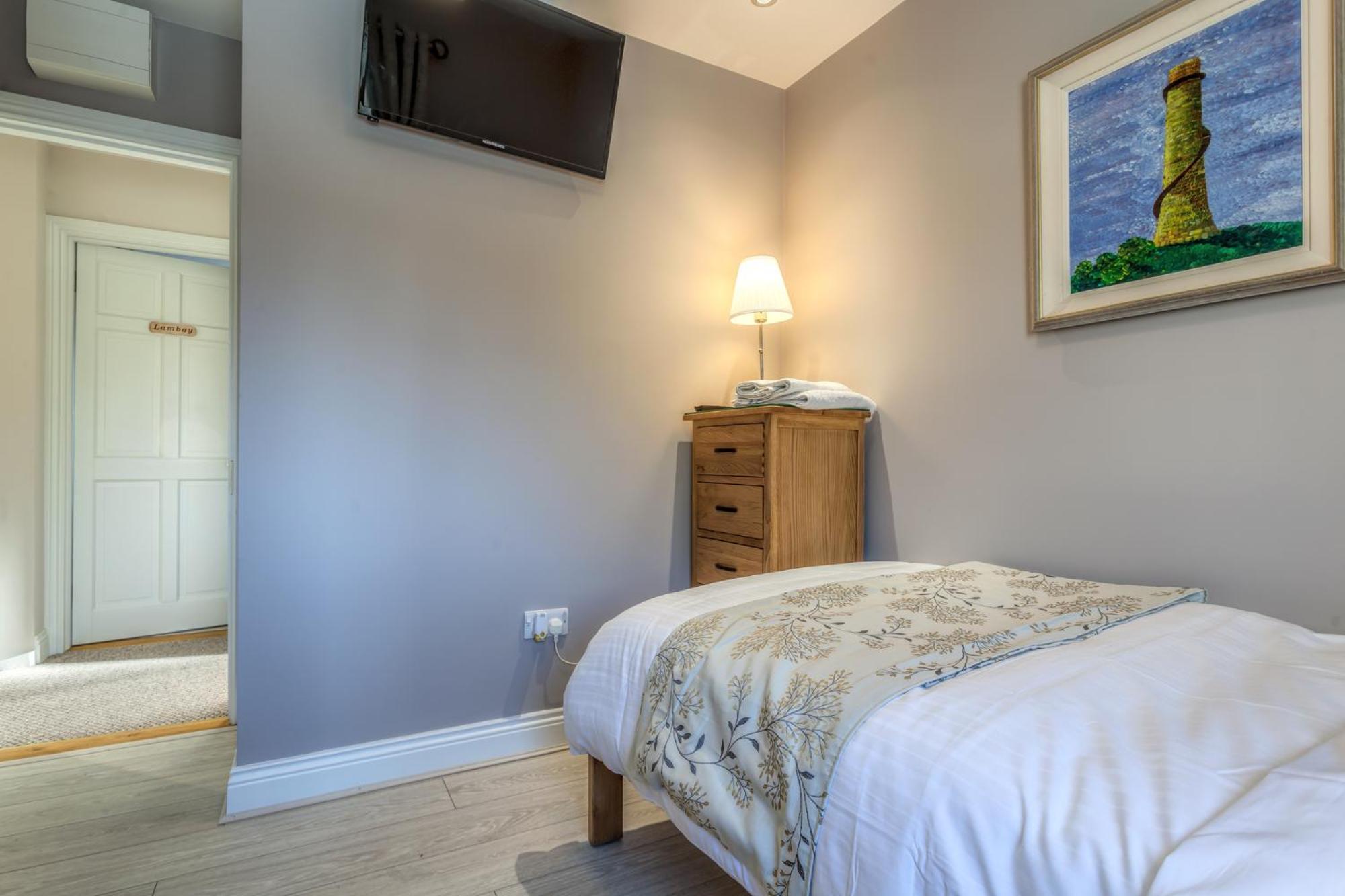 Tintawn House Hotel Sandyford Ngoại thất bức ảnh