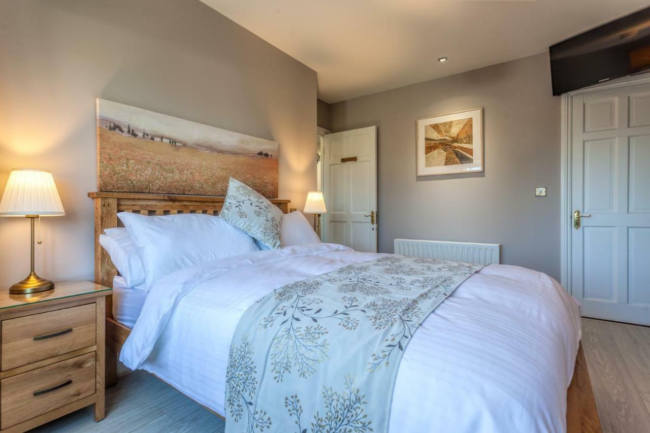 Tintawn House Hotel Sandyford Ngoại thất bức ảnh