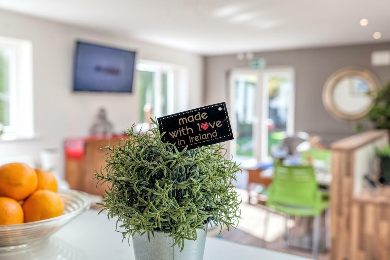 Tintawn House Hotel Sandyford Ngoại thất bức ảnh
