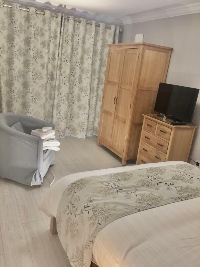 Tintawn House Hotel Sandyford Ngoại thất bức ảnh